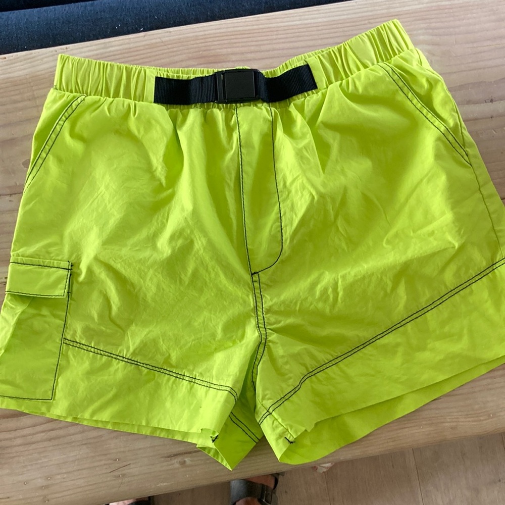 Women’s Bright Green Urban Outfitters Utility Shorts size M - Picture 2 of 4